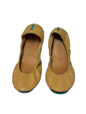 EUC Tieks Camel leather flats sz 7